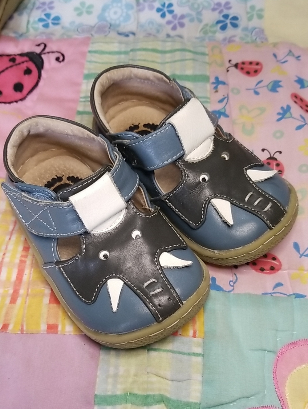 Livie & Luca Blue and Gray Leather Elephants Size 5